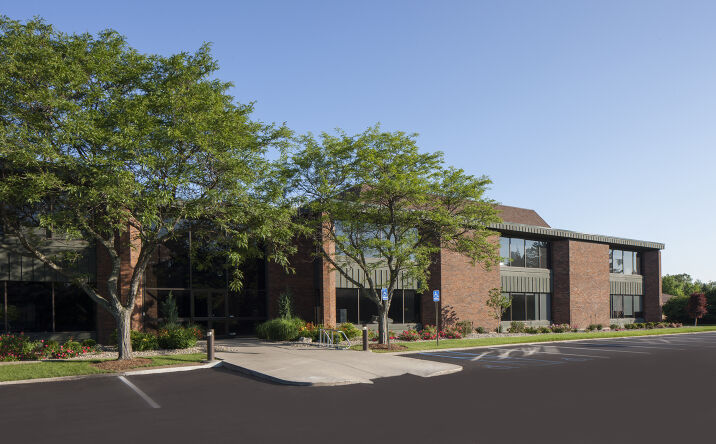 Pictures of Office property located at 3040 Charlevoix Drive SE, Grand Rapids, MI 49546 for lease - image #1