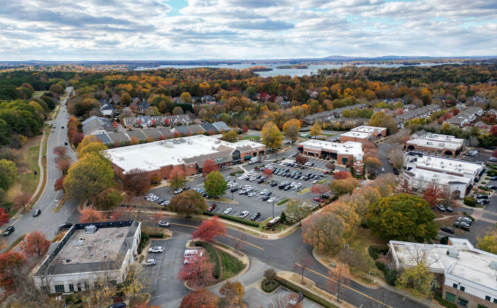 Pictures of Retail property located at 19911-D N Cove Rd, Cornelius, NC 28031 for lease - image #1
