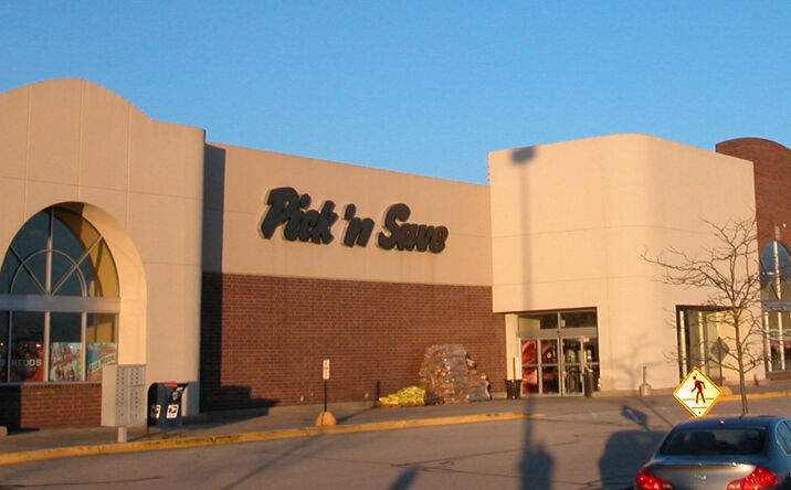 Pictures of Retail, Restaurant property located at 7199-7255 S. 76th Street, Franklin, WI 53132 for sales - image #1
