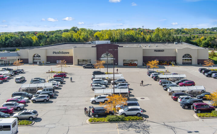Pictures of Retail, Restaurant property located at 7199-7255 S. 76th Street, Franklin, WI 53132 for lease - image #1