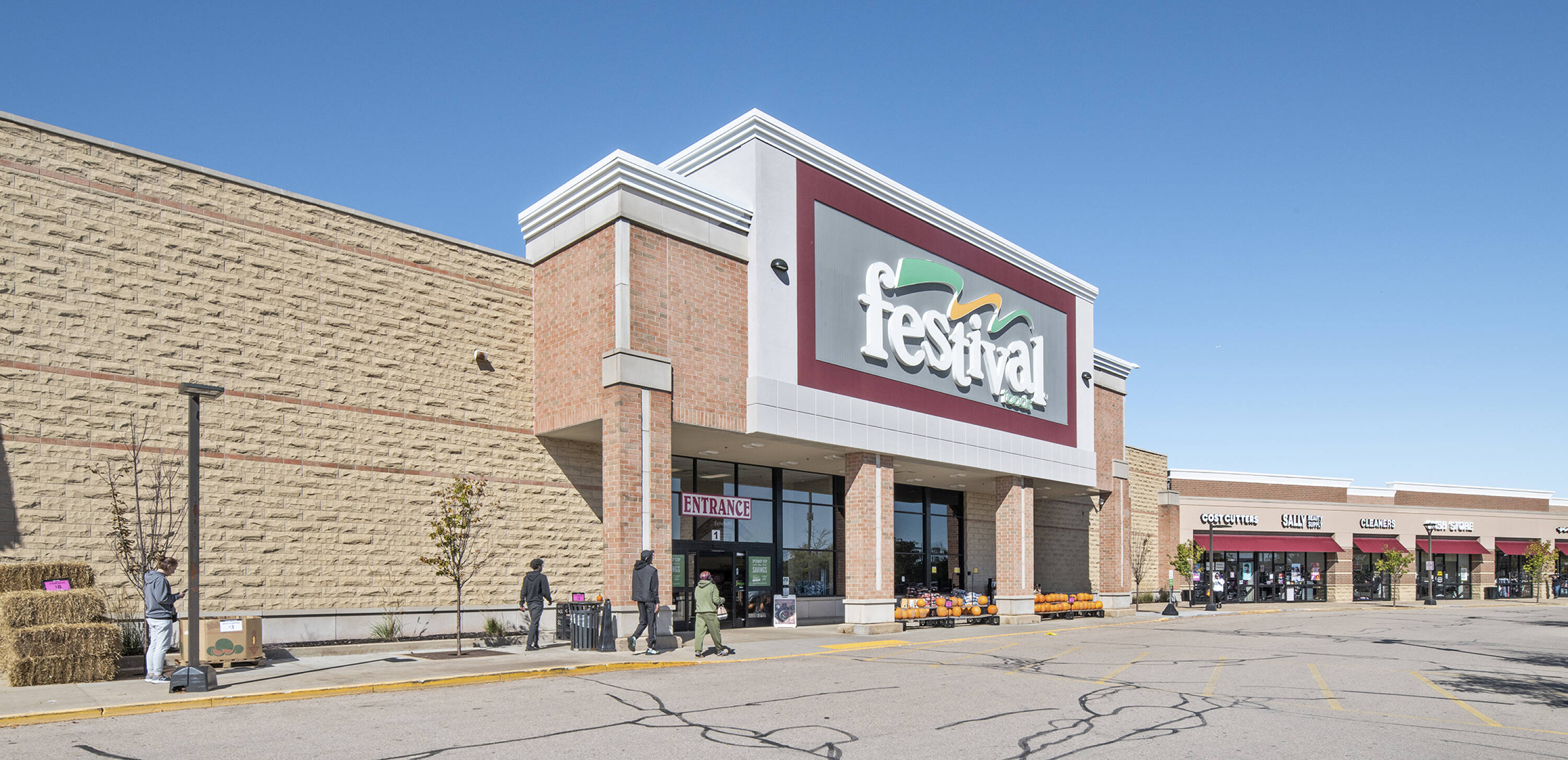 Crestview Racine Wi 5540 Washington Avenue, Racine, WI 53406 | Crexi.com