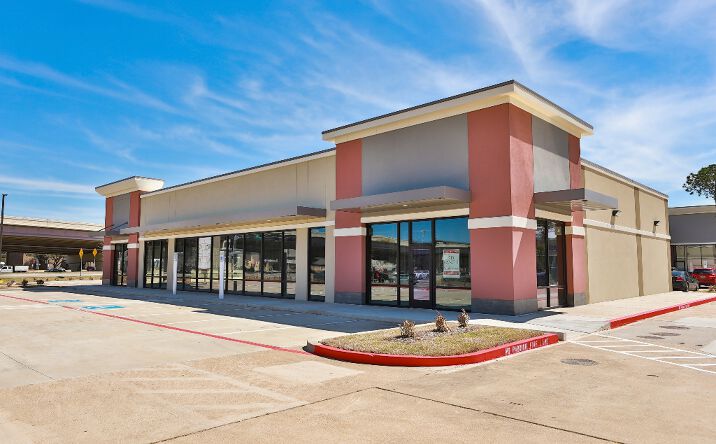 Pictures of Retail, Office, Restaurant property located at 415 This Way and Highway 288, Lake Jackson, TX 77566 for lease - image #1