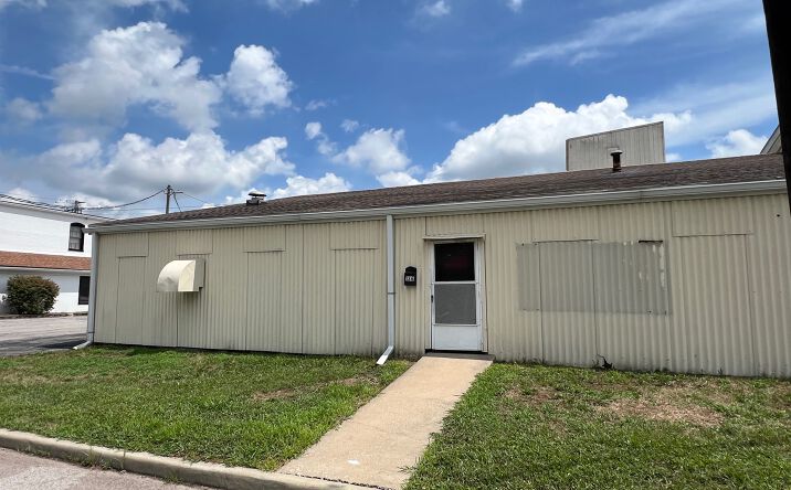 Pictures of Industrial, Office, Special Purpose property located at 136 Iowa Ave, Belleville, IL 62220 for lease - image #1