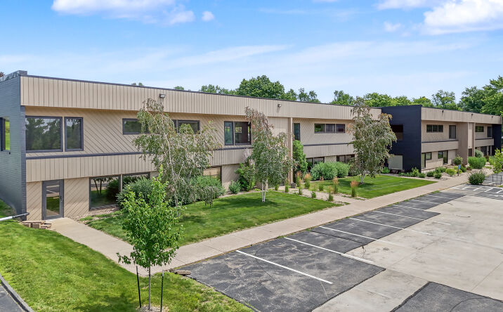 Pictures of Office property located at 2600 72nd St, Urbandale, IA 50322 for lease - image #1