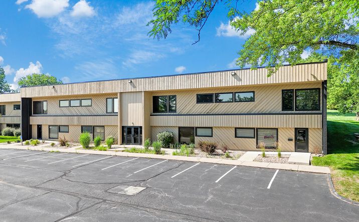 Pictures of Office property located at 2600 72nd St, Urbandale, IA 50322 for lease - image #1