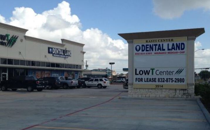 Pictures of Retail property located at 3514 Burke Rd, Pasadena, TX 77504 for lease - image #1