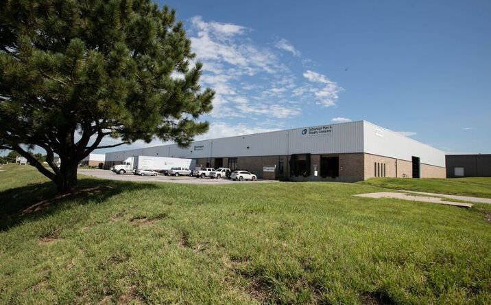 Pictures of Industrial property located at 13406 Industrial Rd, Omaha, NE 68137 for lease - image #1