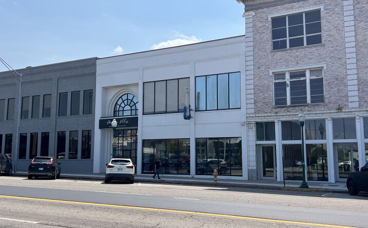 Pictures of Office property located at 1112 Garrison Ave, Fort Smith, AR 72901 for lease - image #1