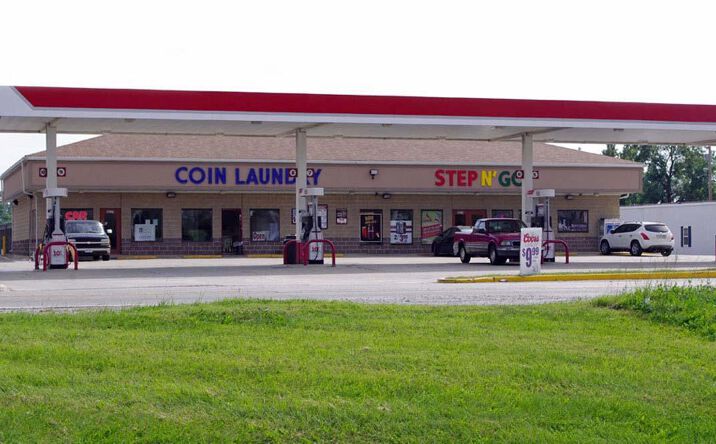 Pictures of Retail, Restaurant property located at 3227 West Chain of Rocks Road, Granite City, IL 62040 for lease - image #1