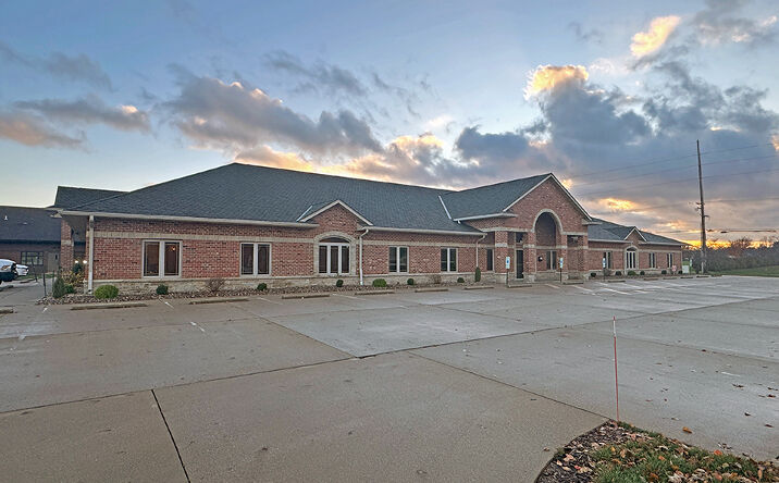 Pictures of Office property located at 1003 E Wesley Dr, O'Fallon, IL 62269 for lease - image #1