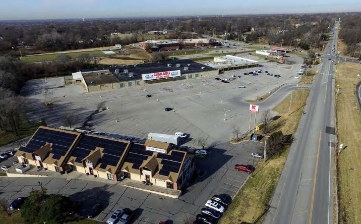 Pictures of Land property located at SWC of NW 72nd Street and I-29, Kansas City, MO 64151 for lease - image #1