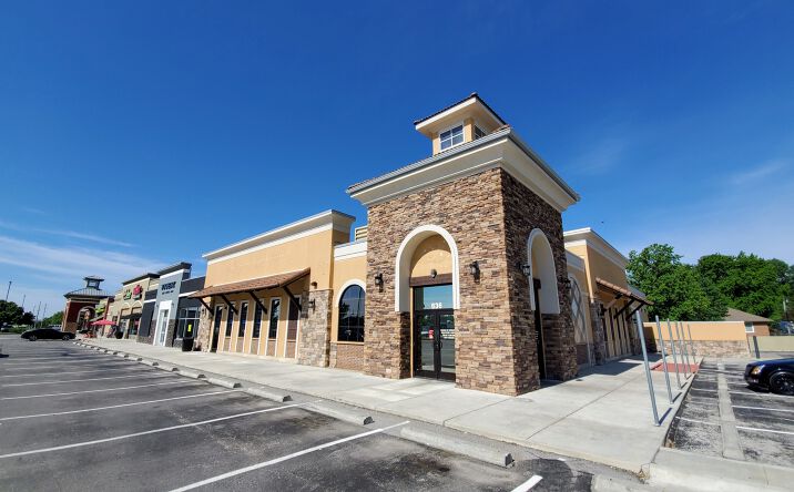 Pictures of Retail, Restaurant property located at 600-638 NE 291 Highway, Lee's Summit, MO 64086 for lease - image #1