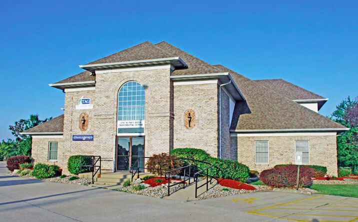 Pictures of Office property located at 1 Sunset Hills Professional Center, Edwardsville, IL 62025 for lease - image #1