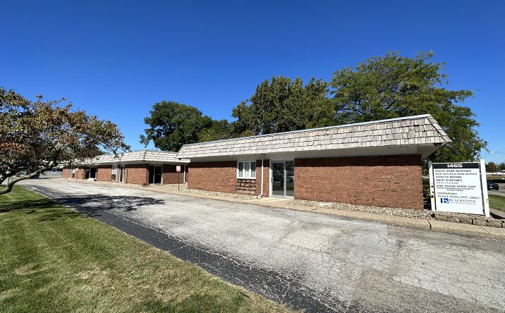 Pictures of Office property located at 1465 41st St, Moline, IL 61265 for lease - image #1
