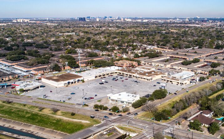 Pictures of Retail property located at N Braeswood Blvd & Chimney Rock Rd, Houston, TX 77096 for lease - image #1