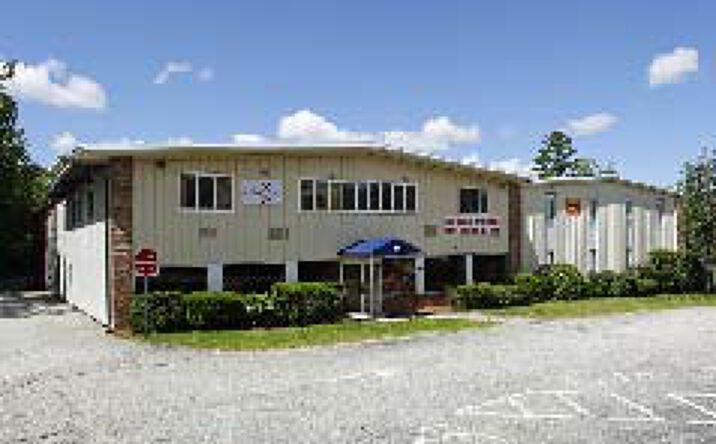 Pictures of Retail, Office, Industrial property located at 198 Londonderry Turnpike, Hooksett, NH 03106 for lease - image #1