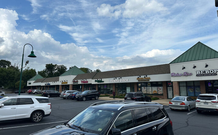 Pictures of Retail property located at 20630 Ashburn Rd, Ashburn, VA 20147 for lease - image #1