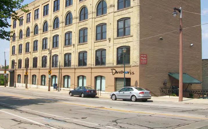 Pictures of Office property located at 1661 N Water St, Milwaukee, WI 53202 for lease - image #1