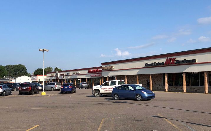 Pictures of Retail property located at 3205-3271 South Boulevard, Auburn Hills, MI 48326 for lease - image #1