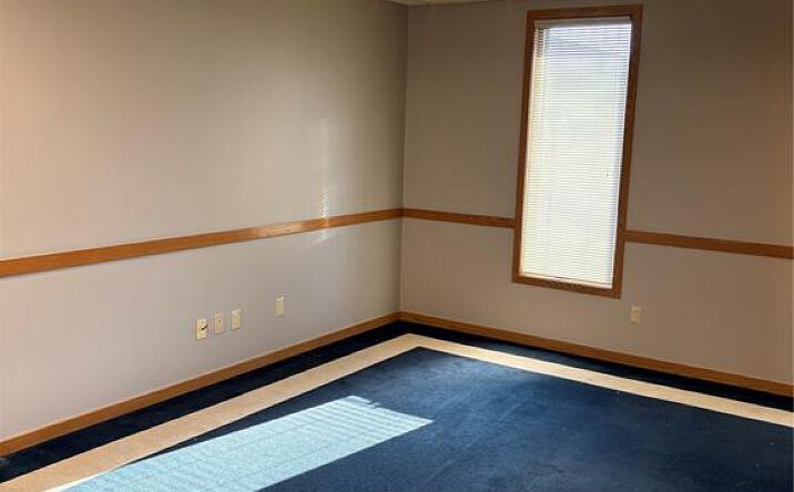 Pictures of Office property located at 1652 42nd St NE, Suite B, Cedar Rapids, IA 52402 for lease - image #1