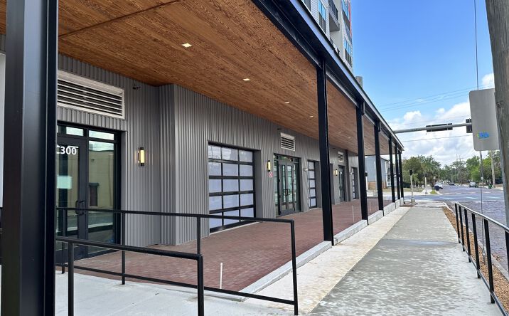 Pictures of Retail, Restaurant property located at 608 N Willow Ave, Tampa, FL 33606 for lease - image #1