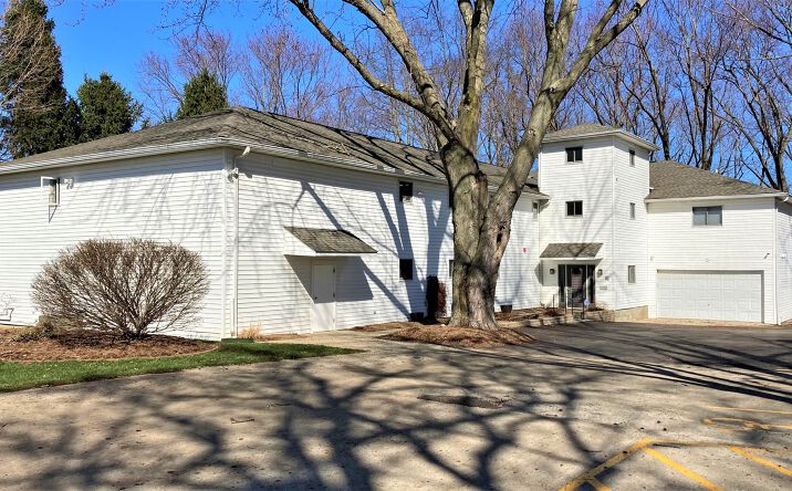 Pictures of Office property located at 386 S Koke Mill Rd, Springfield, IL 62711 for lease - image #1