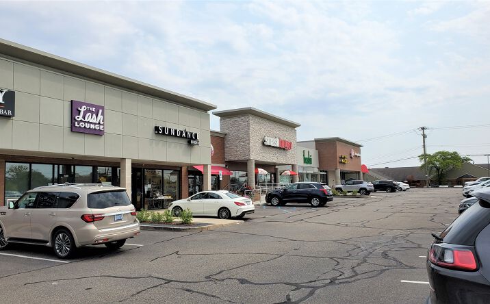Pictures of Retail, Office, Restaurant property located at 6875 Orchard Lake Rd, West Bloomfield, MI 48322 for lease - image #1