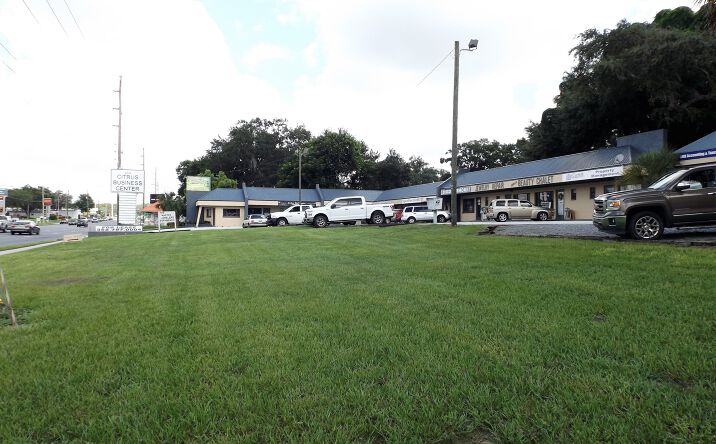 Pictures of Office, Retail property located at 2204 Citrus Blvd, Leesburg, FL 34748 for lease - image #1