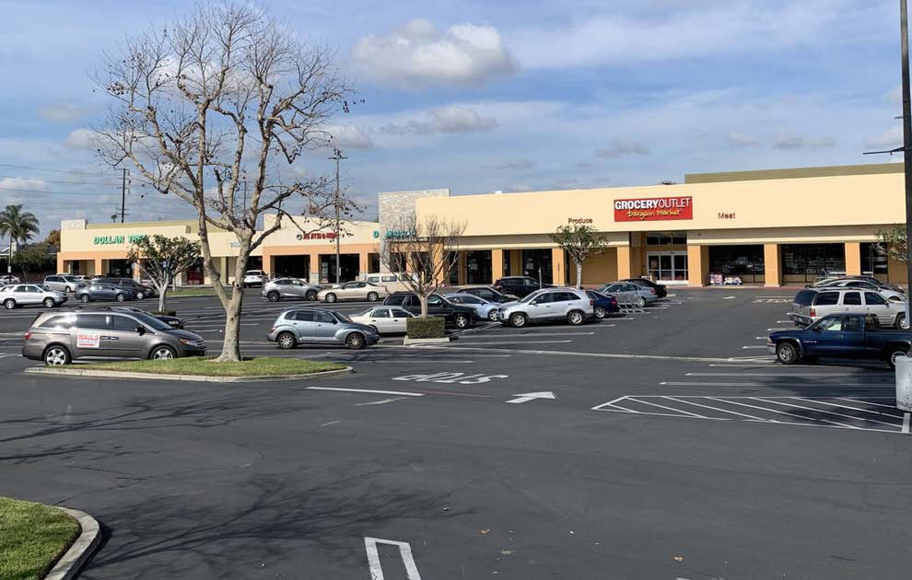 81058195 E Wardlow Rd, Long Beach, CA 90808 Retail Space for Lease