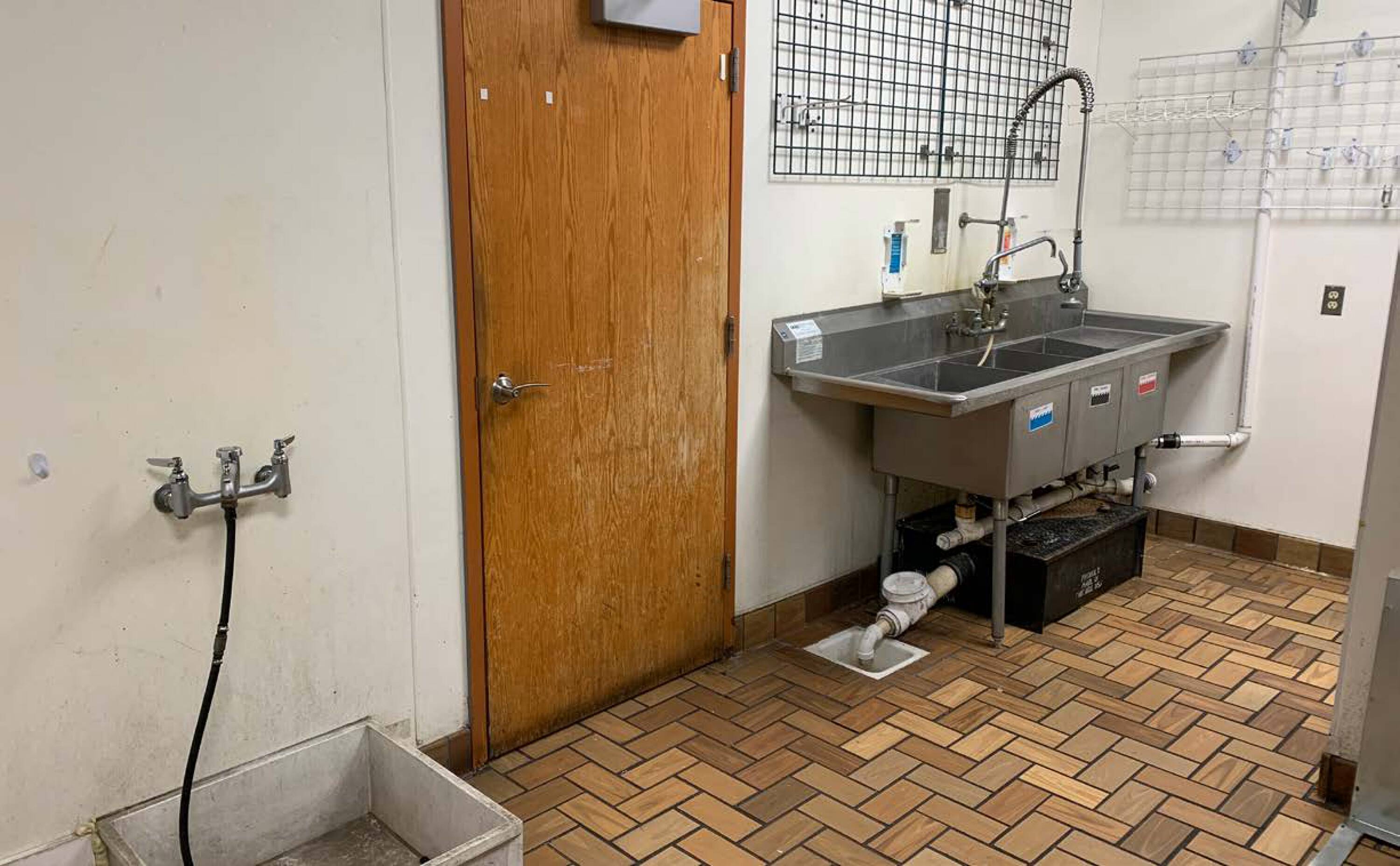 n 5555 Zuni Rd SE, Albuquerque, NM 87108 | Crexi.com