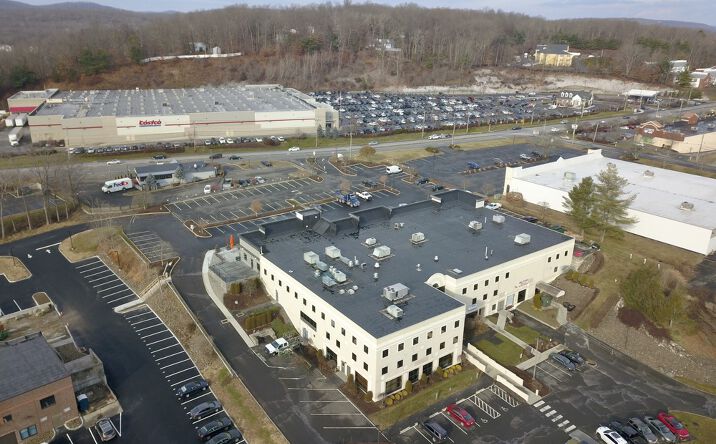Pictures of Office property located at 195 Federal Road, Brookfield, CT 06804 for lease - image #1