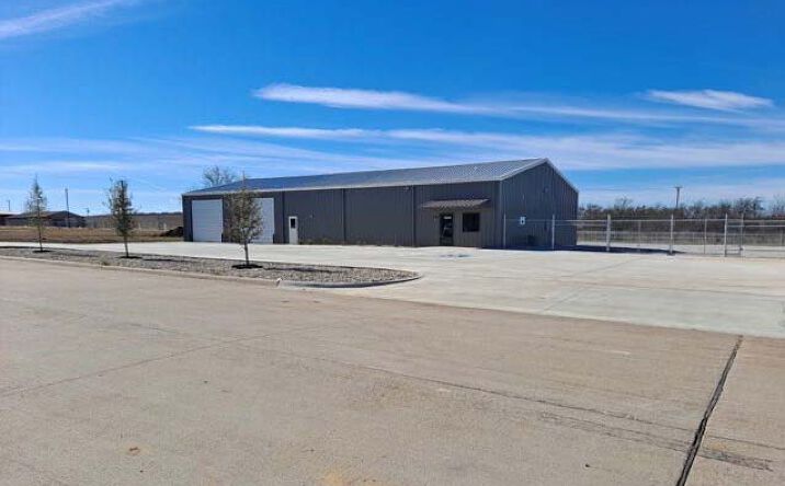 Pictures of Industrial property located at 1607 Edgewood Ct, Cleburne, TX 76031 for lease - image #1