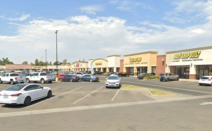 Pictures of Retail property located at 1104 N Lemoore Ave, Lemoore, CA 93245 for lease - image #1