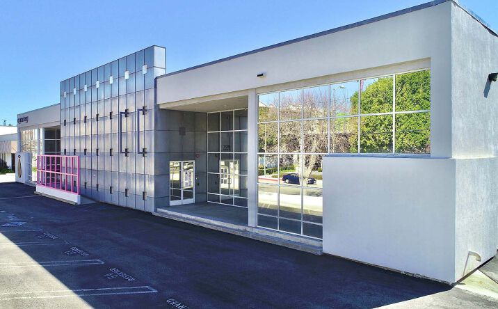 Pictures of Office property located at 21200-21204 Erwin Street, Woodland Hills, CA 91367 for lease - image #1