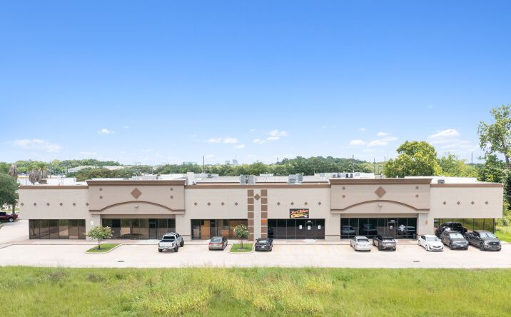Pictures of Industrial, Office, Special Purpose property located at 11233 Crown Park Dr, Houston, TX 77067 for lease - image #1