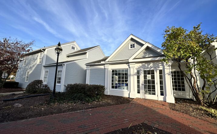 Pictures of Retail property located at 27 E Main St, Avon, CT 06001 for lease - image #1
