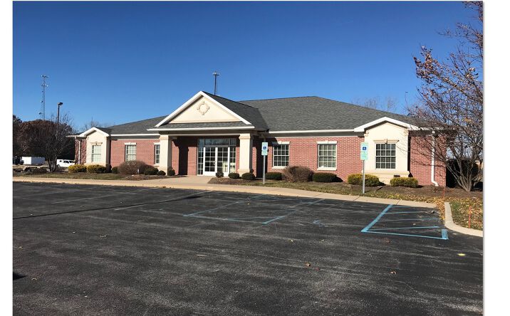 Pictures of Office property located at 7616 King's Pointe Drive, Toledo, OH 43617 for lease - image #1