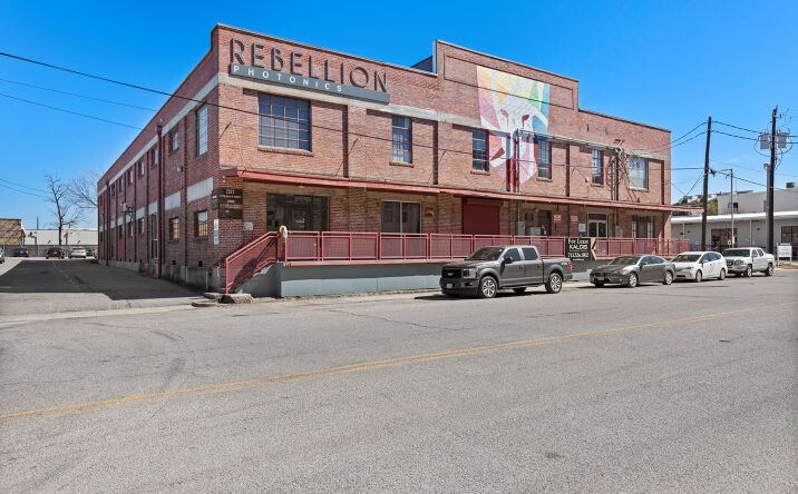 Pictures of Office property located at 2327 Commerce St, Houston, TX 77002 for lease - image #1