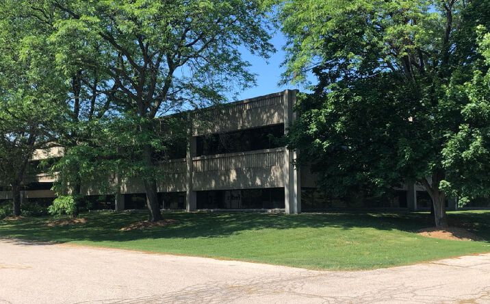 Pictures of Office property located at 155 S Executive Drive, Brookfield, WI 53005 for lease - image #1