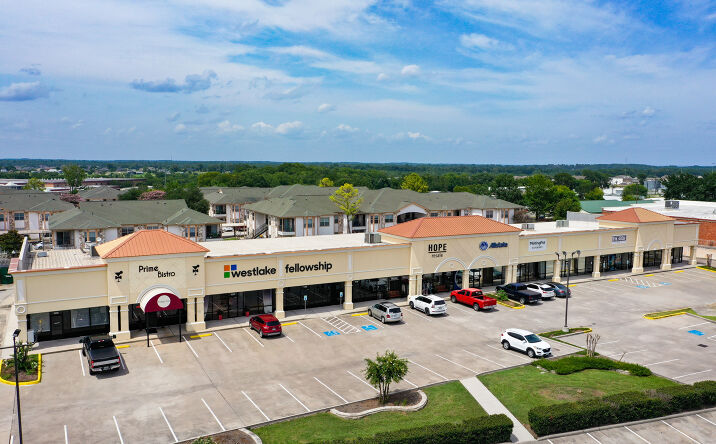 Pictures of Retail property located at 19786 Hwy 105 W, Montgomery, TX 77356 for lease - image #1