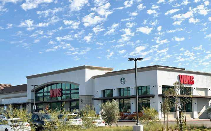 Pictures of Retail, Restaurant property located at 700 Arneill Rd, Camarillo, CA 93010 for lease - image #1