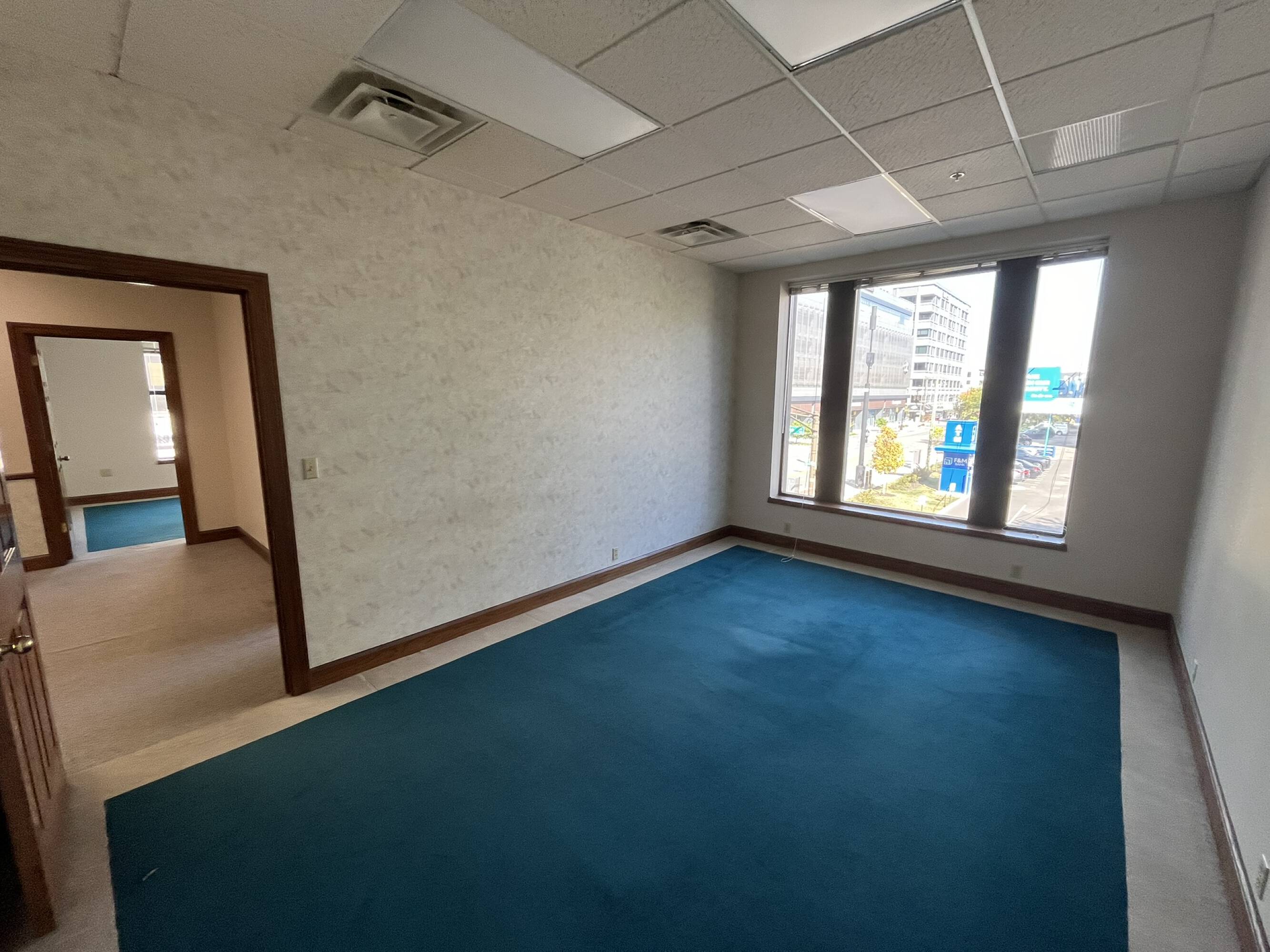 2360423