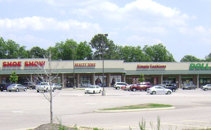 Pictures of Retail, Land property located at 2926-2938 Lamar Avenue, Memphis, TN 38114 for lease - image #1