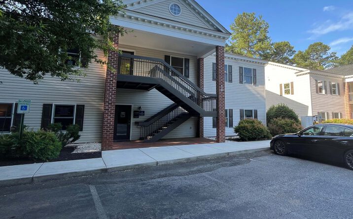 Pictures of Office property located at 629 N Washington Hwy, Ashland, VA 23005 for lease - image #1