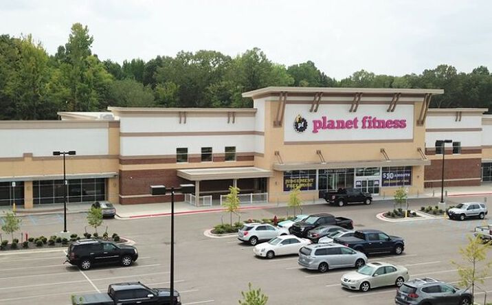 Pictures of Retail property located at 5077 Goodman Rd, Olive Branch, MS 38654 for lease - image #1