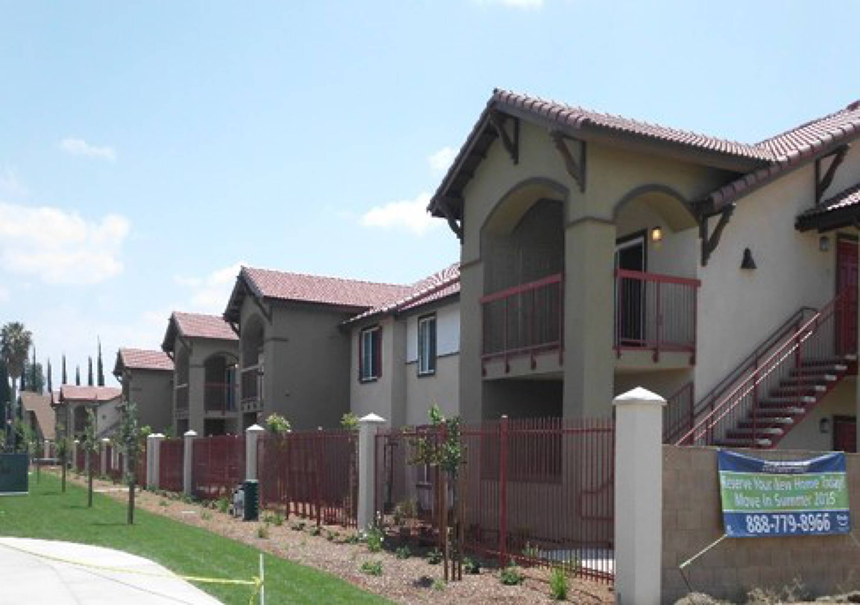 SWQ Henderson Avenue & Street, Porterville, CA 93257