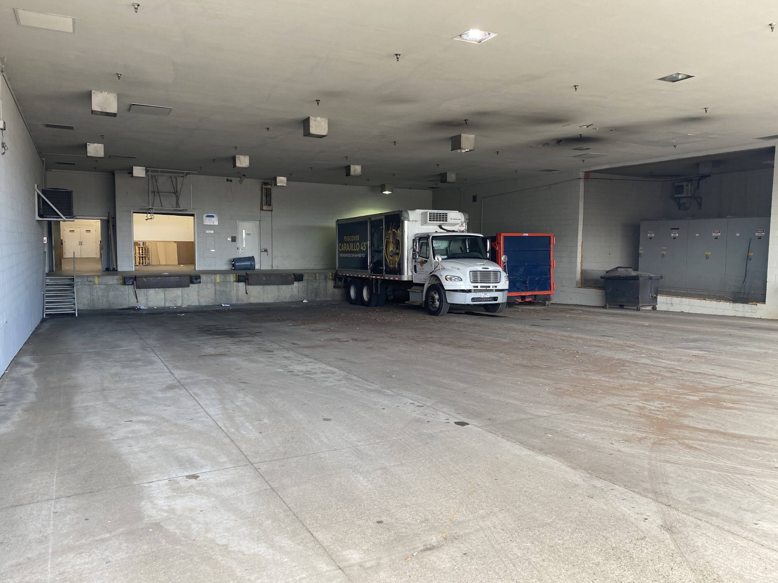 1500 Old Country Rd, Westbury, NY 11590