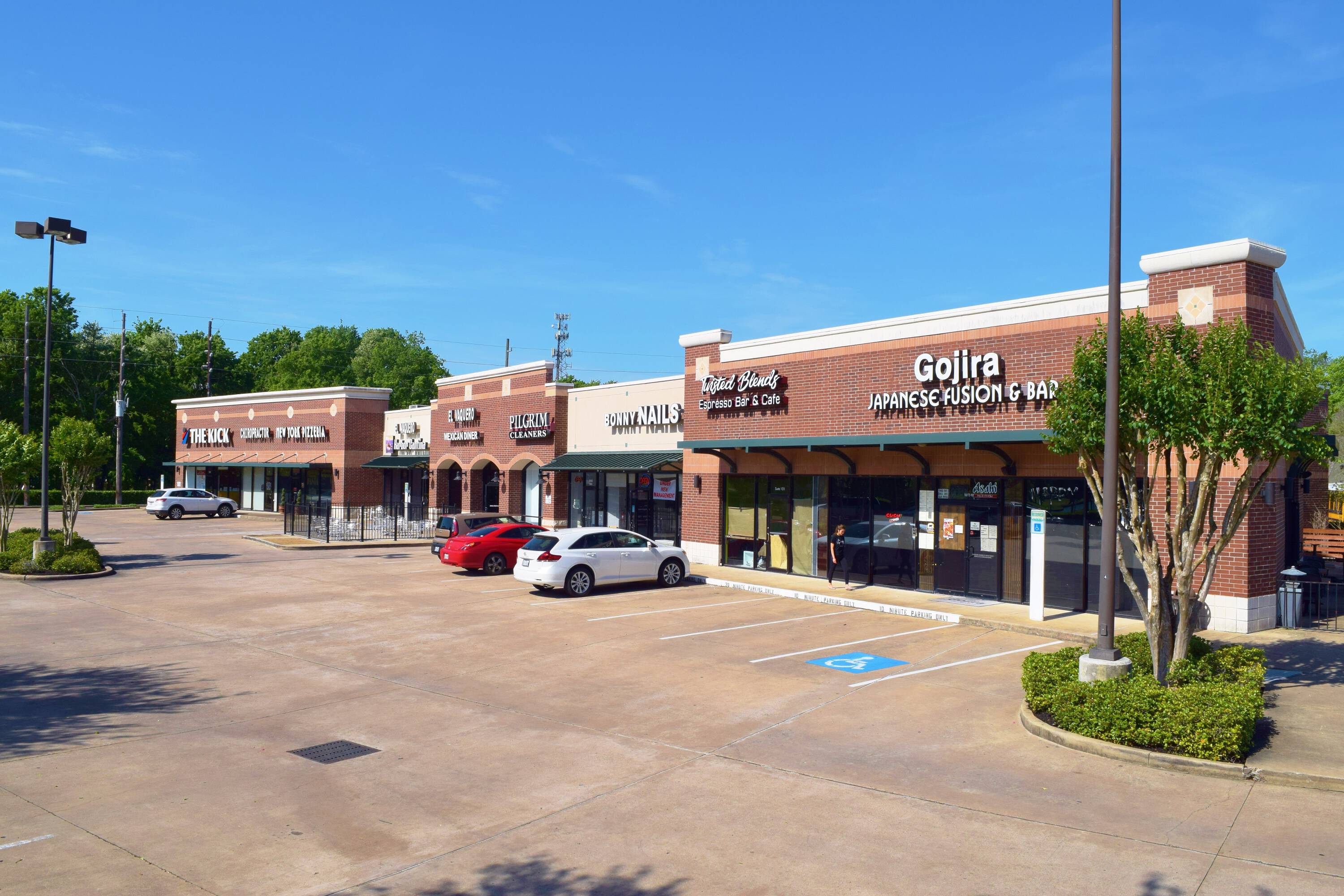 2nd Gen Restaurant and Retail in Sugarland