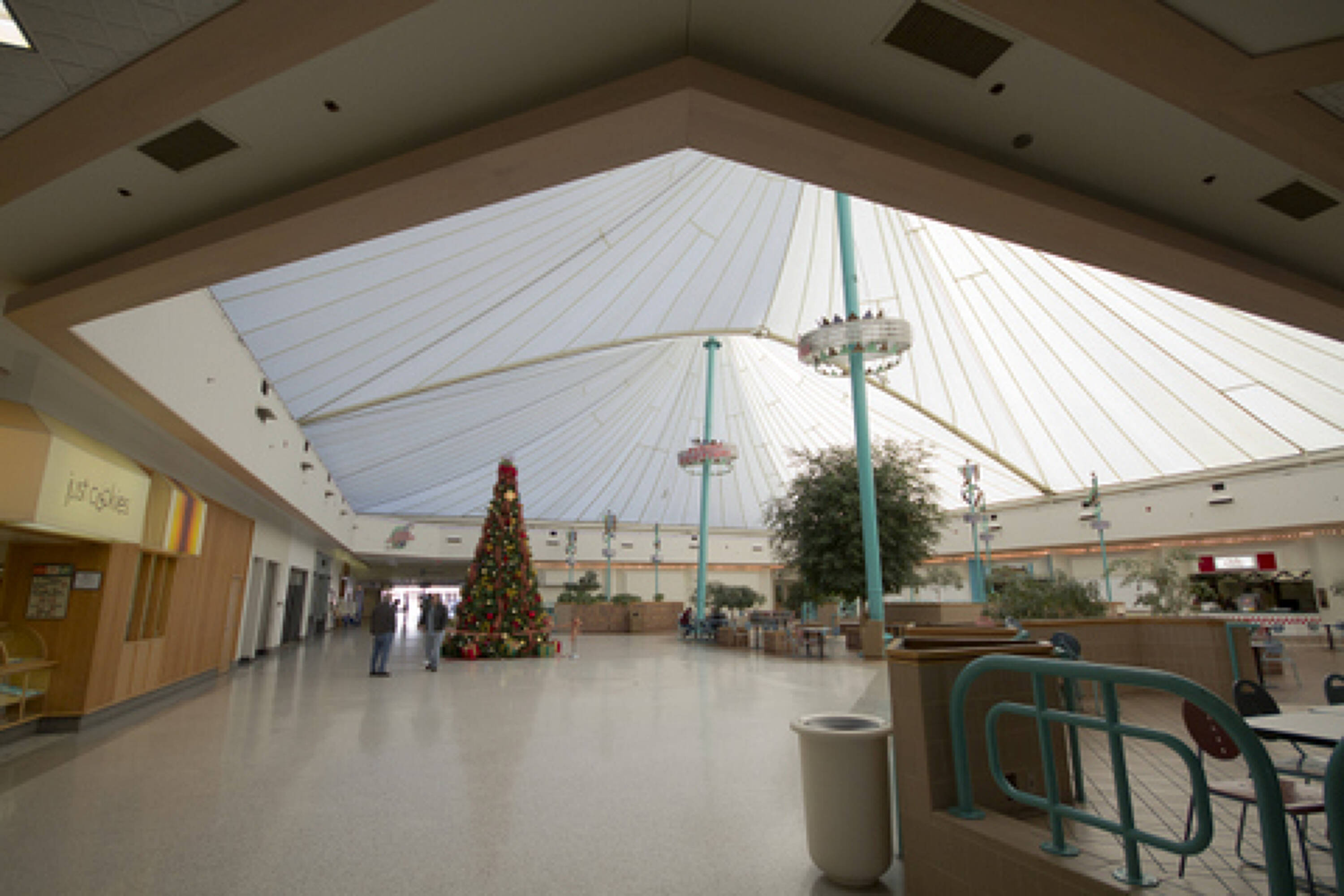Evansville nonprofits to take up residence in Washington Square Mall