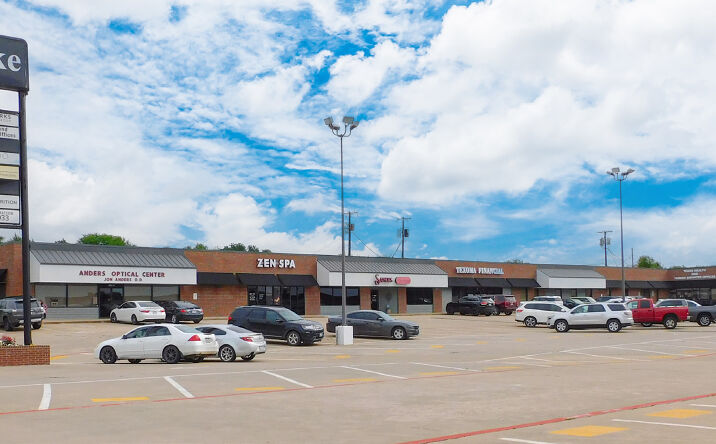 Pictures of Retail property located at 2001 N Loy Lake, Sherman, TX 75090 for lease - image #1